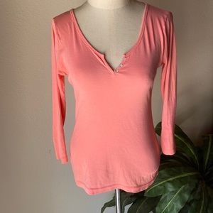 Michael Stars 3/4 sleeve Fitted V-neck Supima Cotton Melon Colored Tee